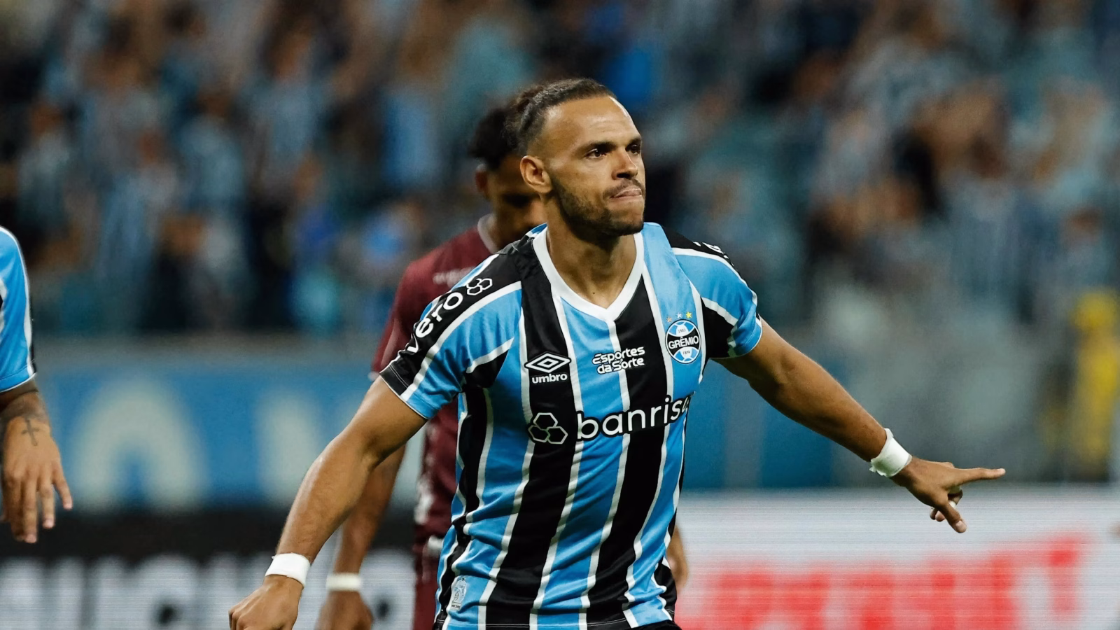 “Até 2027”; Braithwaite é envolvido em troca por craque do Brasileirão