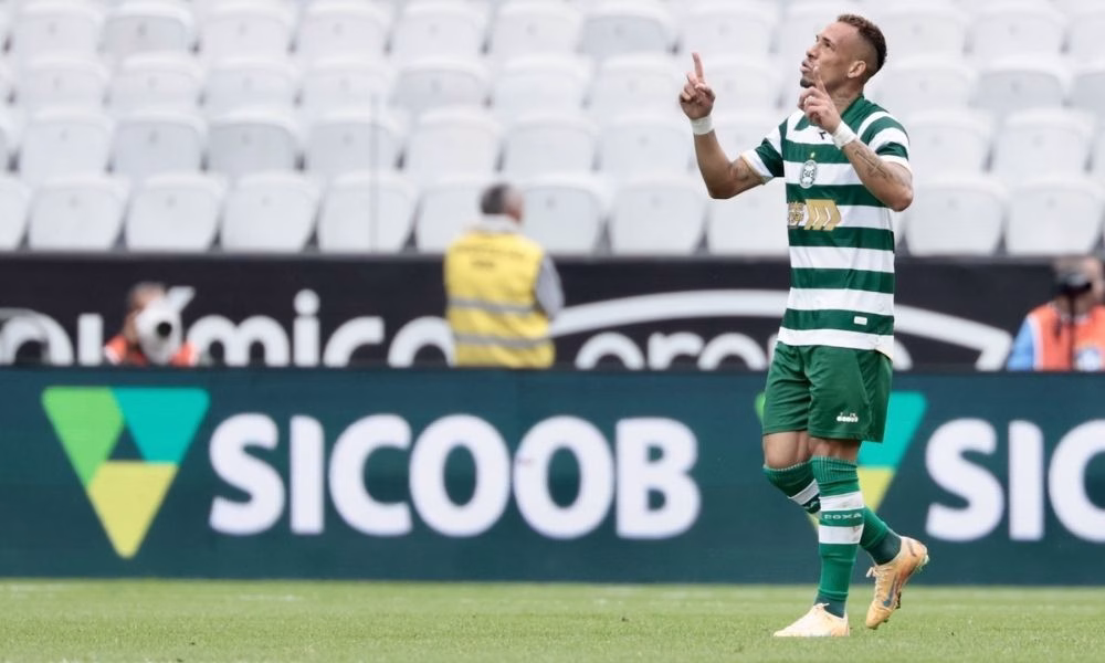 Breno Lopes ofusca Neymar, e Coritiba vence o Santos por 3 a 0