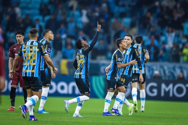Confronto direto, freguesia e sem Weverton: veja como chega o Grêmio para enfrentar o Corinthians