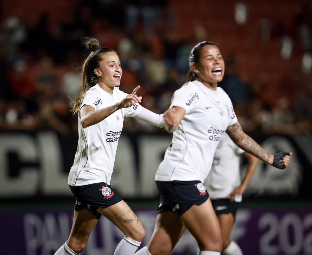Corinthians vence o Palmeiras no fim do jogo e avança para próxima fase da Copa do Brasil
