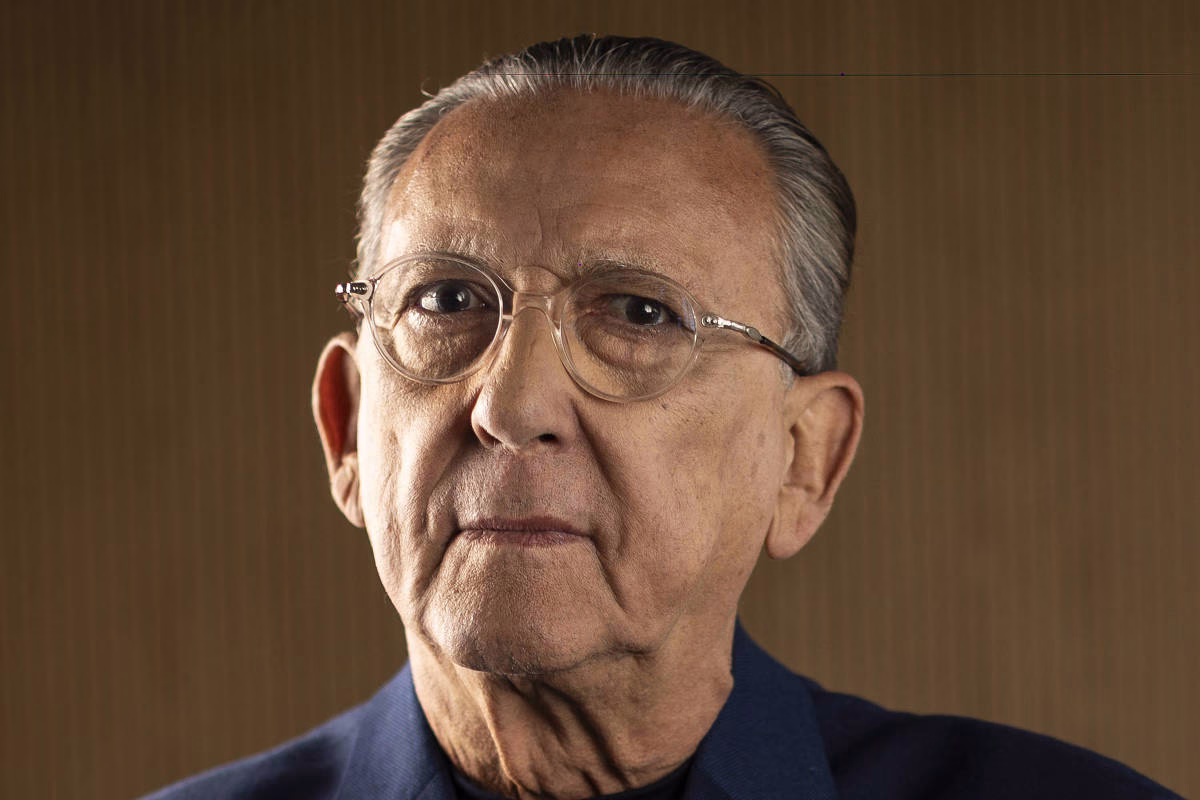 Galvão Bueno evolui após cirurgia e faz fisioterapia duas vezes por dia, diz boletim
