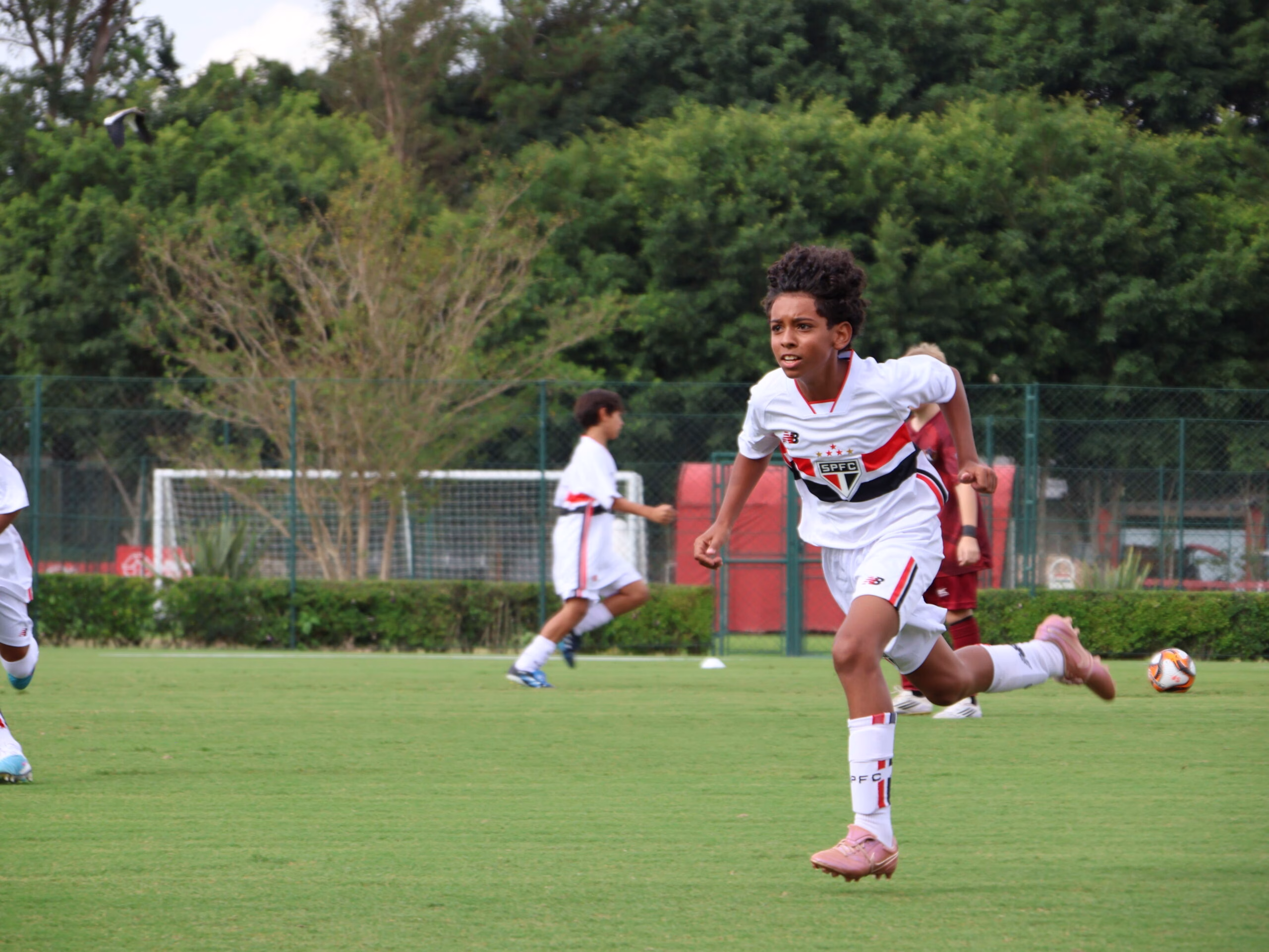 Sub-11 e Sub-12 vencem em Cotia pelo Campeonato Paulista