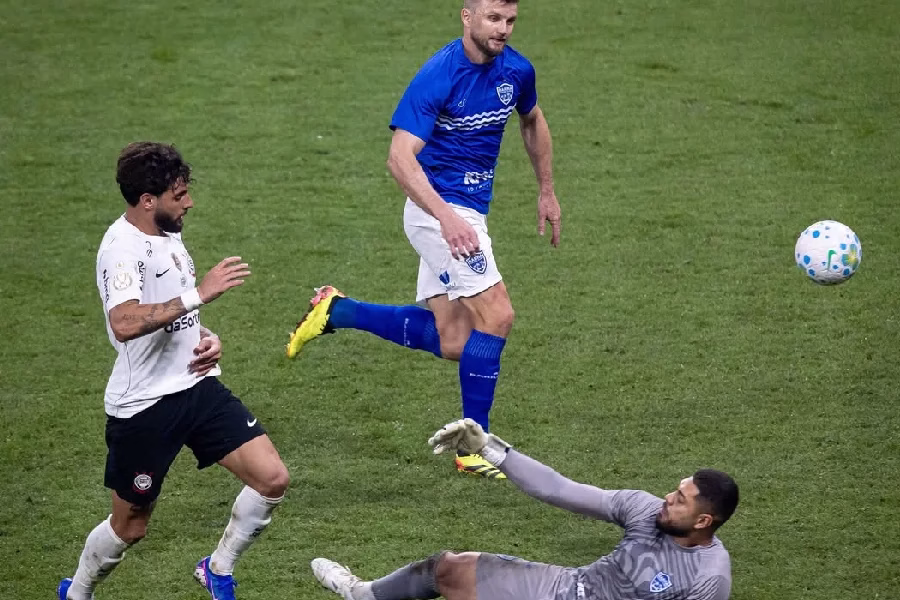 Yuri Alberto quebra jejum, Corinthians supera paredão do Barra e avança