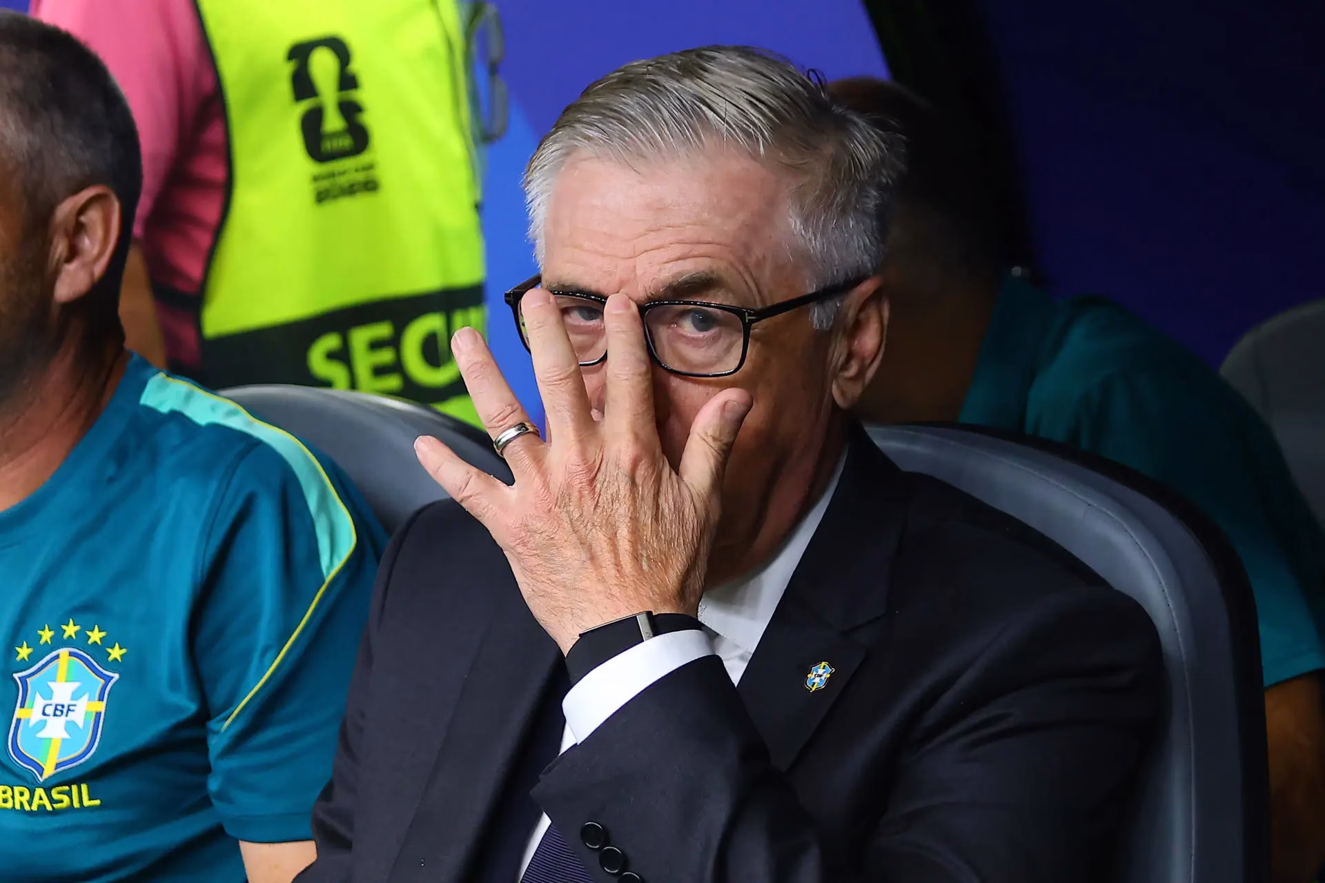 Ancelotti vê evolução da seleção e atenua sofrimento: ‘É normal’