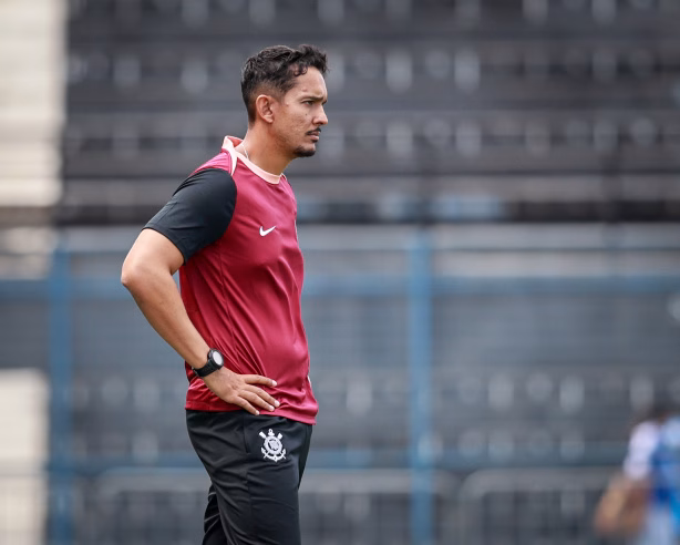 Corinthians arranca empate contra o São Paulo com um a menos no Brasileiro Sub-17