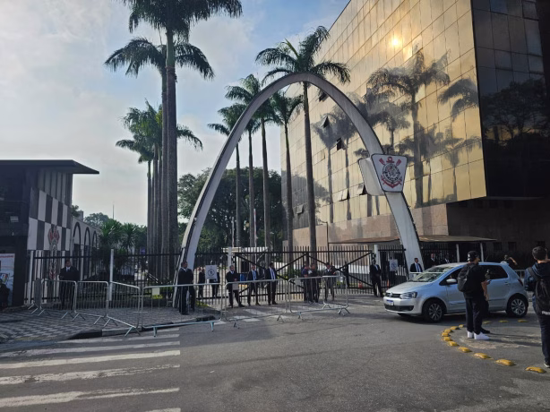 Corinthians inicia cadastramento facial dos associados no Parque São Jorge