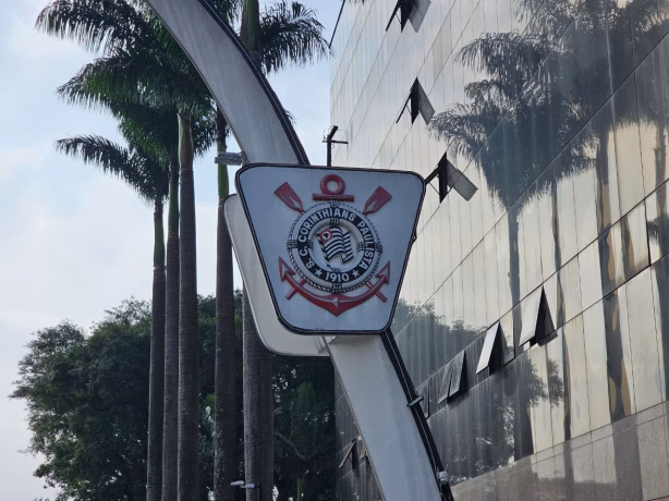 Empresa confirma negociações com Corinthians para patrocinar time feminino e esportes terrestres