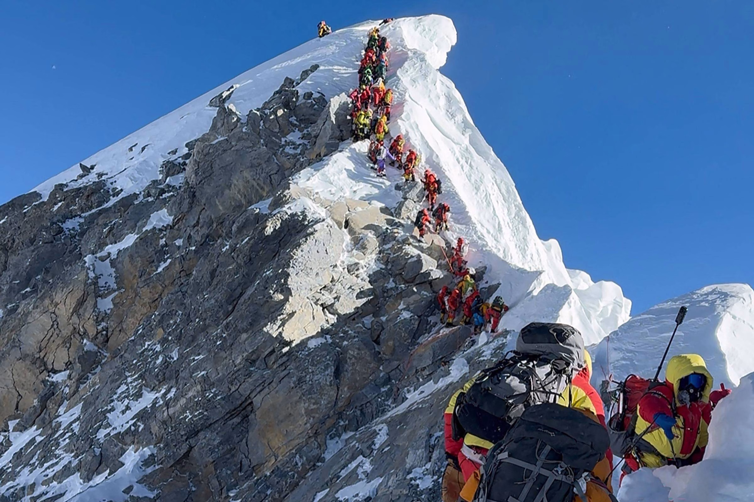 Everest tem número recorde de alpinistas em uma temporada – 03/06/2026 – Esporte