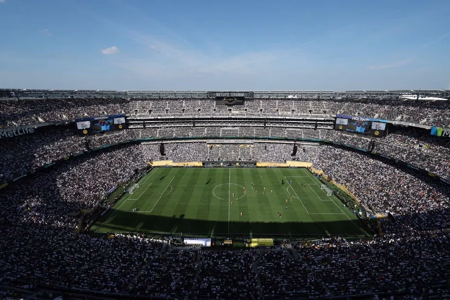Fifa proíbe que torcedores levem garrafas de água na Copa 2026