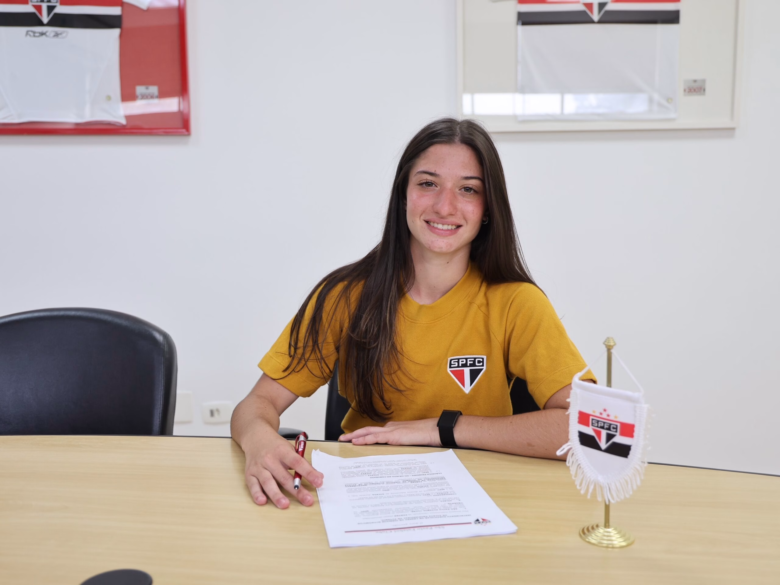 Iseppe assina contrato profissional e inicia transição para a equipe principal