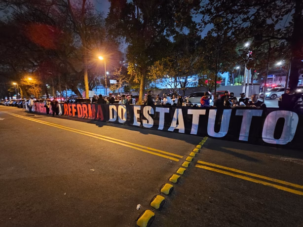 Justiça rejeita pedido liminar de conselheiros vitalícios do Corinthians para suspender Assembleia
