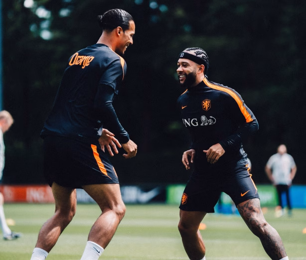 Memphis entra em campo nesta quarta em amistoso da Holanda contra a Argélia; saiba onde assistir