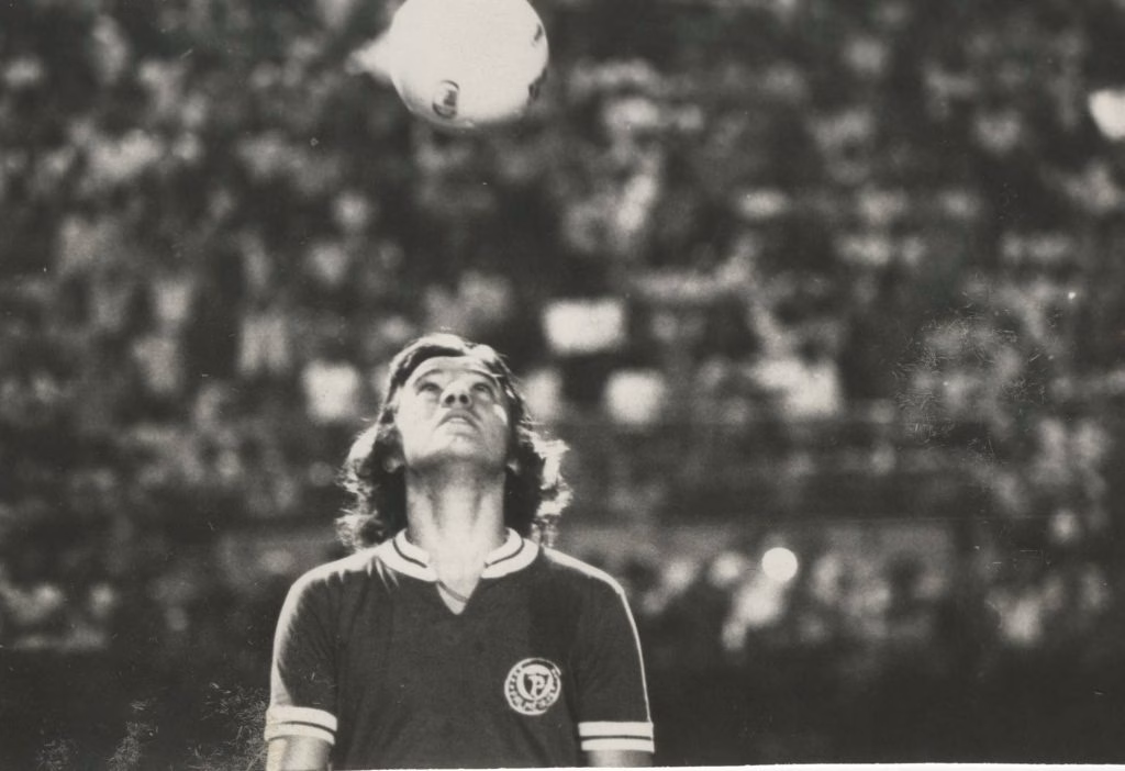 Morre Leivinha, ídolo do Palmeiras da segunda Academia, aos 76 anos