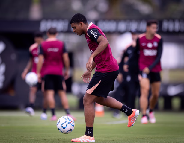 Por que Gui Negão não joga? Fernando Diniz esclarece situação do atacante no Corinthians