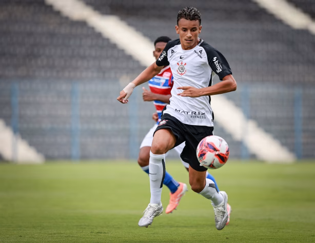 Últimas do Corinthians: reforma do gramado, reunião com SAFiel e negociações por renovação de joia