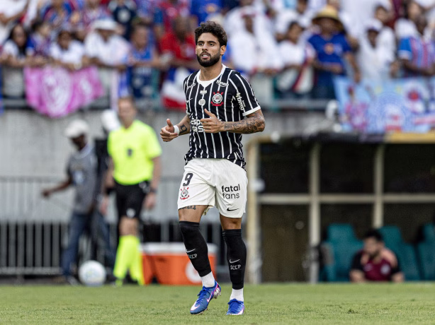 Atacante do Corinthians lamenta empate com Bahia e detalha condição física: 'Desconforto'