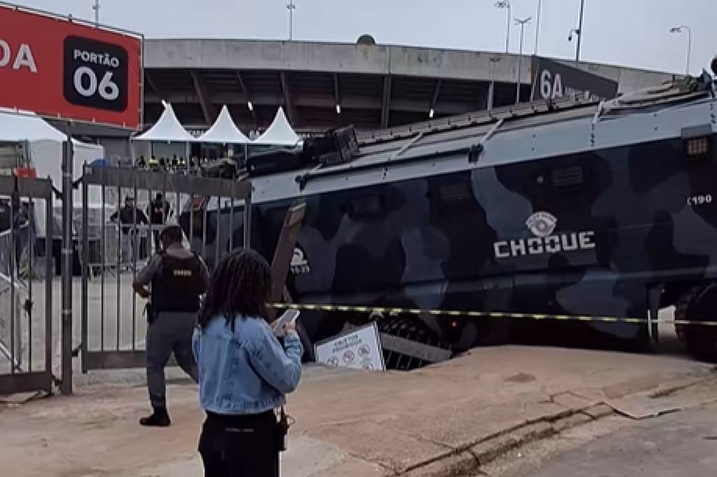Chão cede na entrada do Morumbis antes de show – 24/07/2026 – Esporte