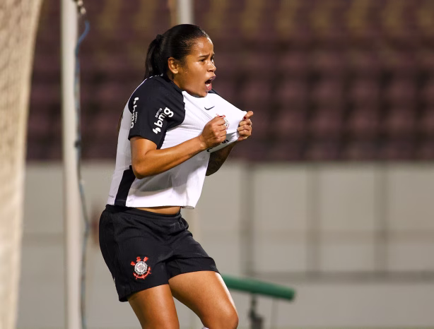 Corinthians pode chegar a 20 jogos de invencibilidade em estádio rival nesta segunda-feira