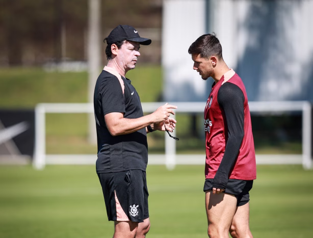 Corinthians realiza novo treino tático em preparação para duelo contra o Remo