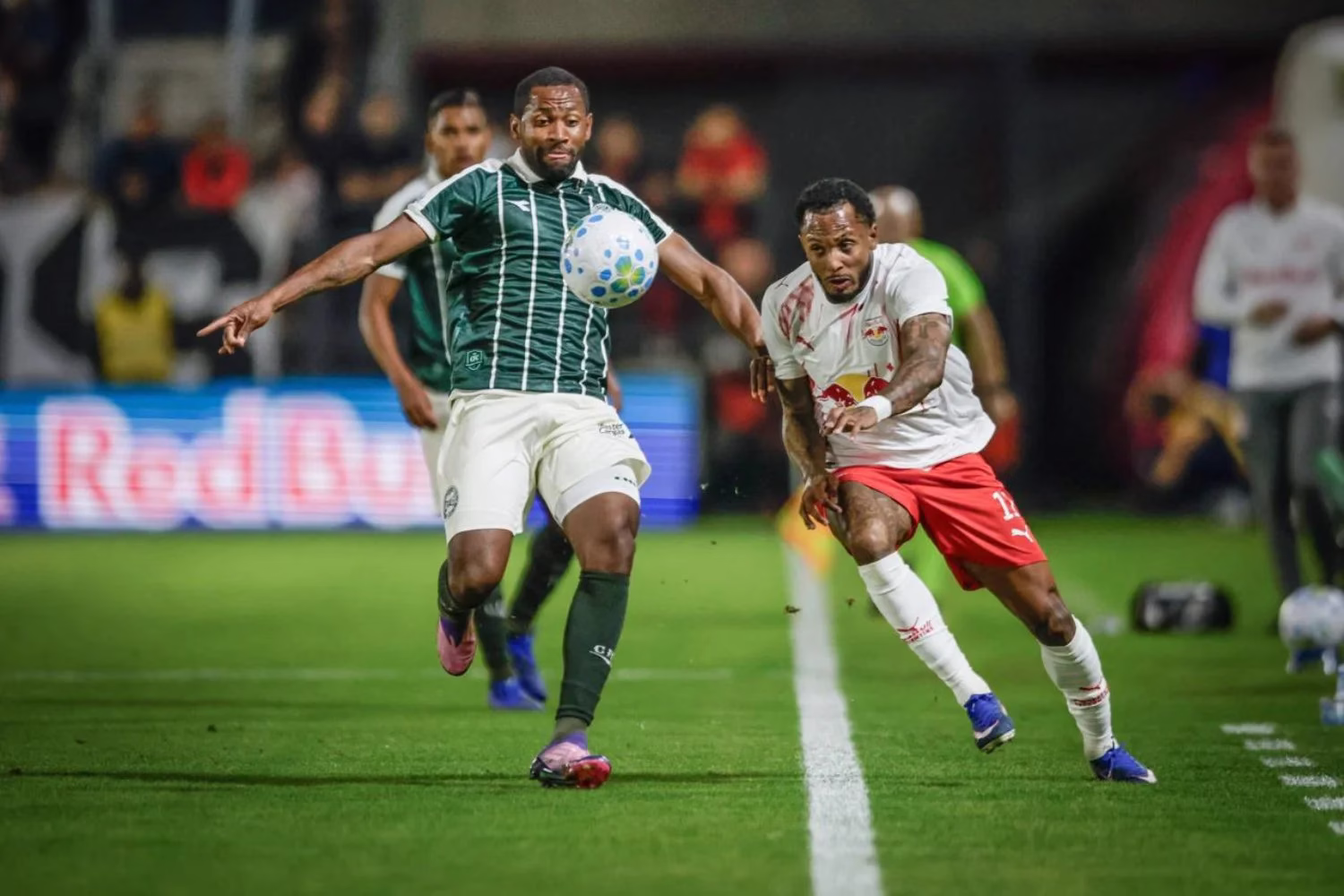 Coritiba para na trave e empata sem gols com o RB Bragantino