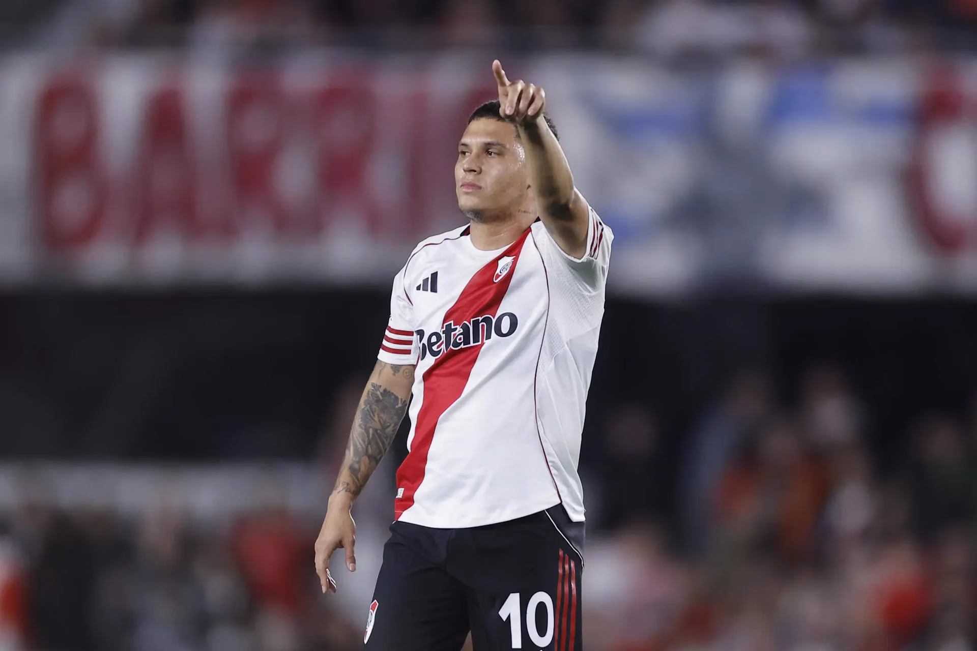 Ídolo do River dispara contra Coudet: ‘Temos visões diferentes sobre futebol’