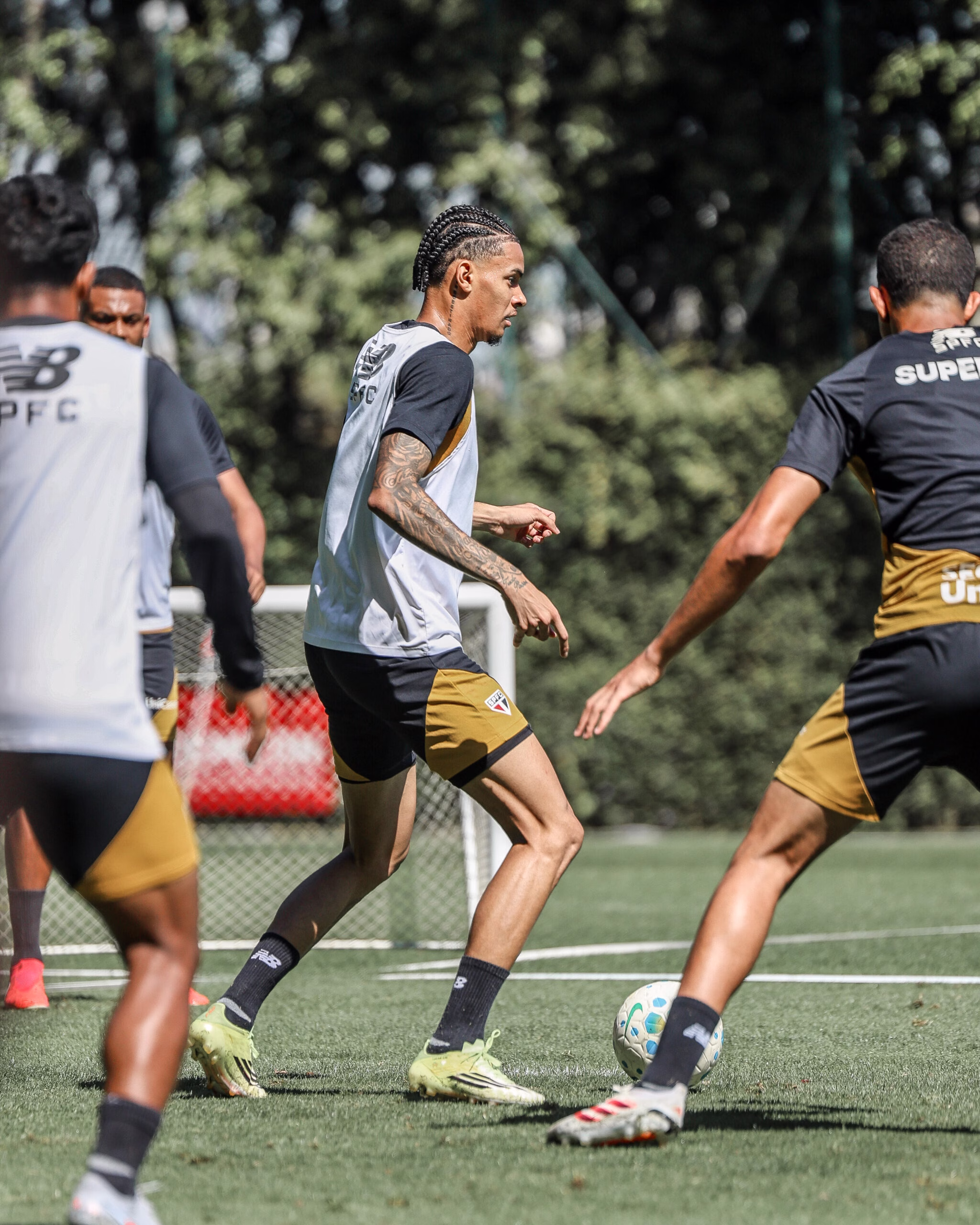 Com atenções voltadas para o Brasileirão, Tricolor inicia trabalhos para enfrentar a Chapecoense
