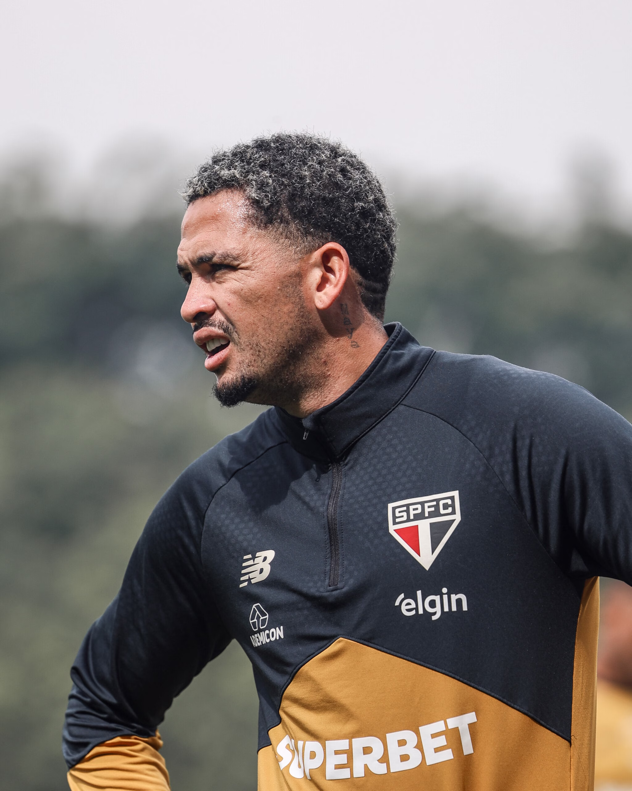 Elenco treina com foco no duelo com o Red Bull Bragantino