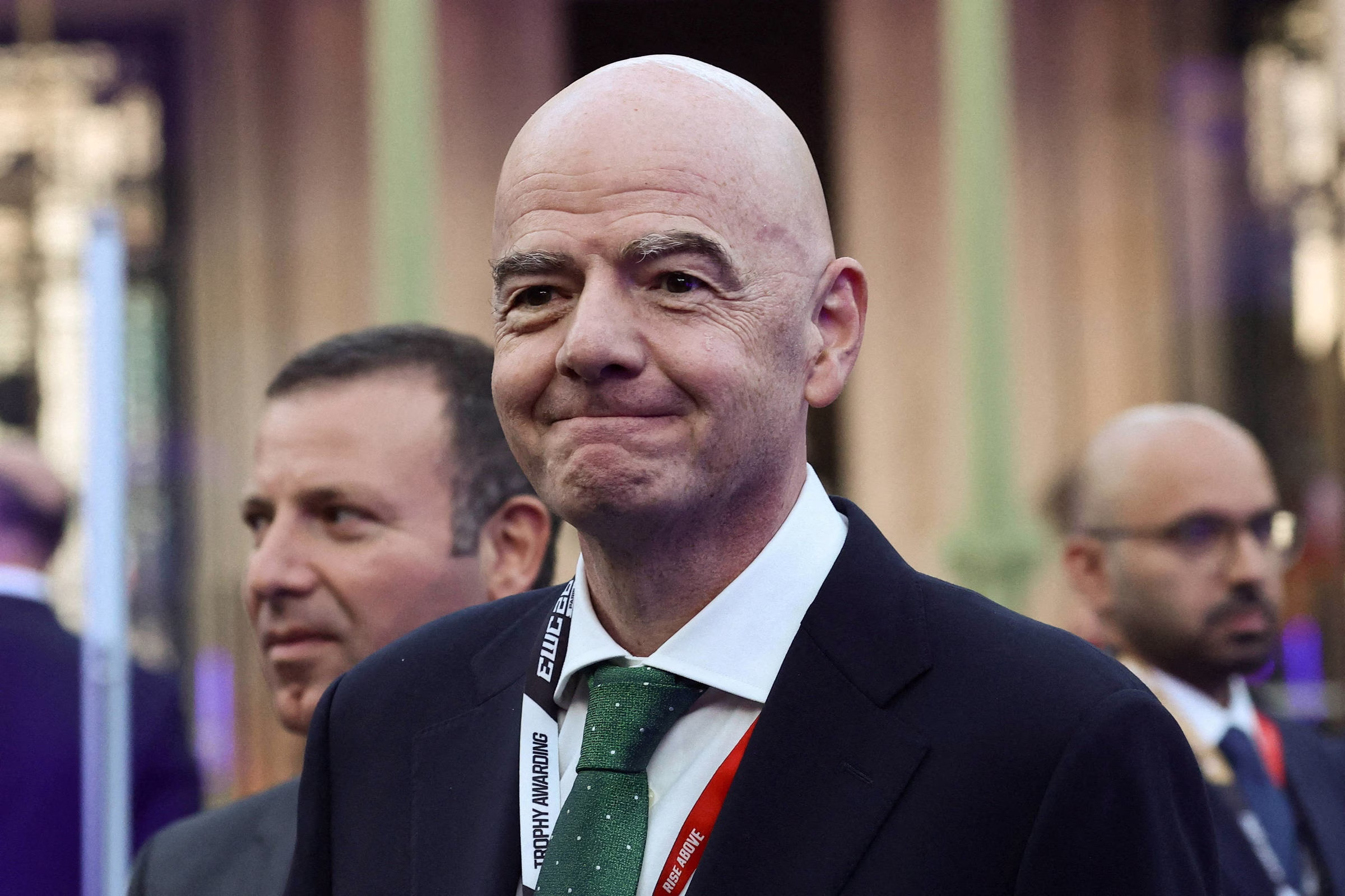 Uefa prepara denúncia criminal contra presidente da Fifa – 27/08/2026 – Esporte